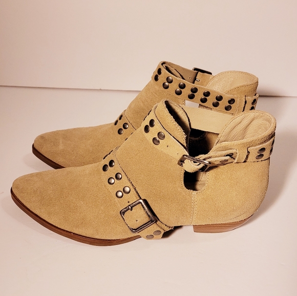 NWOB Matisse Neil Studded Suede Western Ankle Booties - Picture 5 of 9